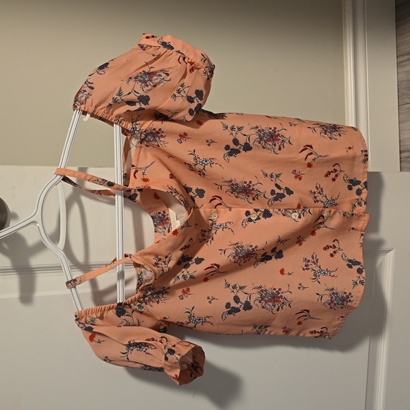 Light Orange Top - Picture 1 of 1